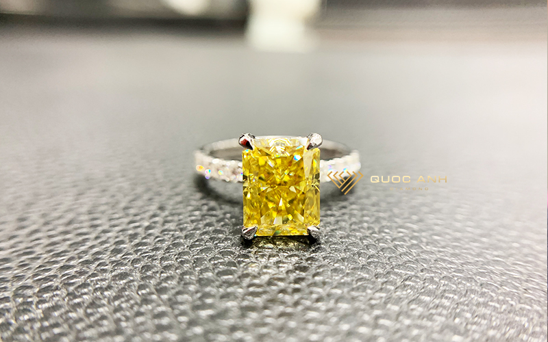 Nhẫn kim cương nữ Engagement radiant yellow fancy iced cush 7x9 6