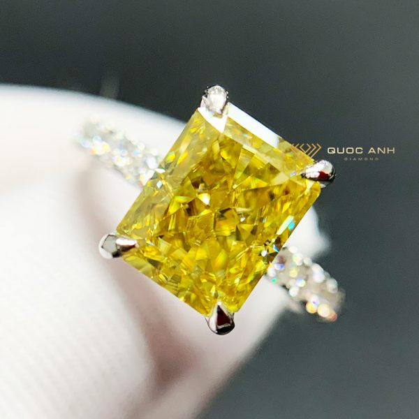 Nhẫn kim cương nữ Engagement radiant yellow fancy iced cush 7x9