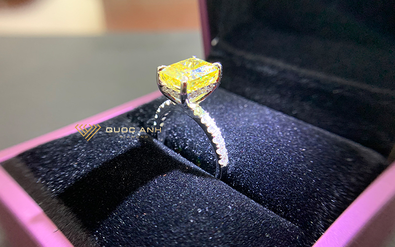 Nhẫn kim cương nữ Engagement radiant yellow fancy iced cush 7x9 7