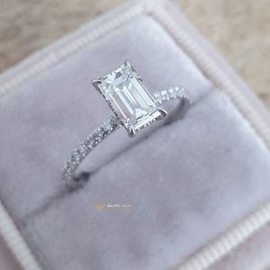 Nhẫn kim cương nữ engagement chủ emerald 5x7