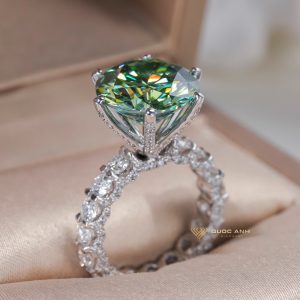 Nhẫn kim cương nữ chủ 12ly xanh lá full band kim tấm